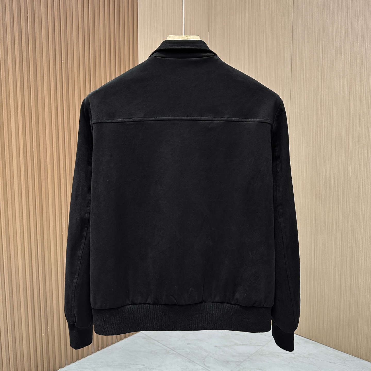 “High-Level Deer Velvet Jacket for Autumn & Winter with Unique Design and Quality Fabric | Fashionable & Warm” - 图片 2