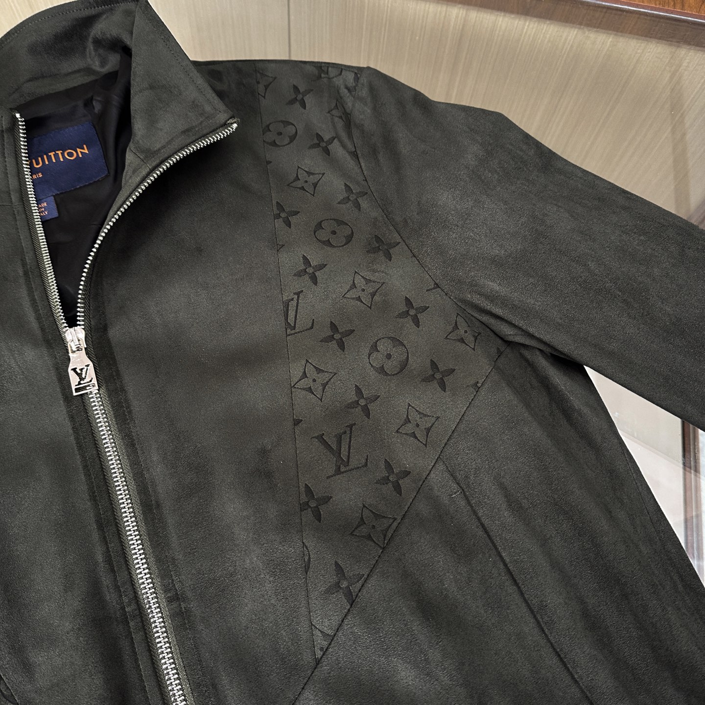 “High-Level Deer Velvet Jacket for Autumn and Winter with Unique Design and Sensory Fabric” - 图片 5