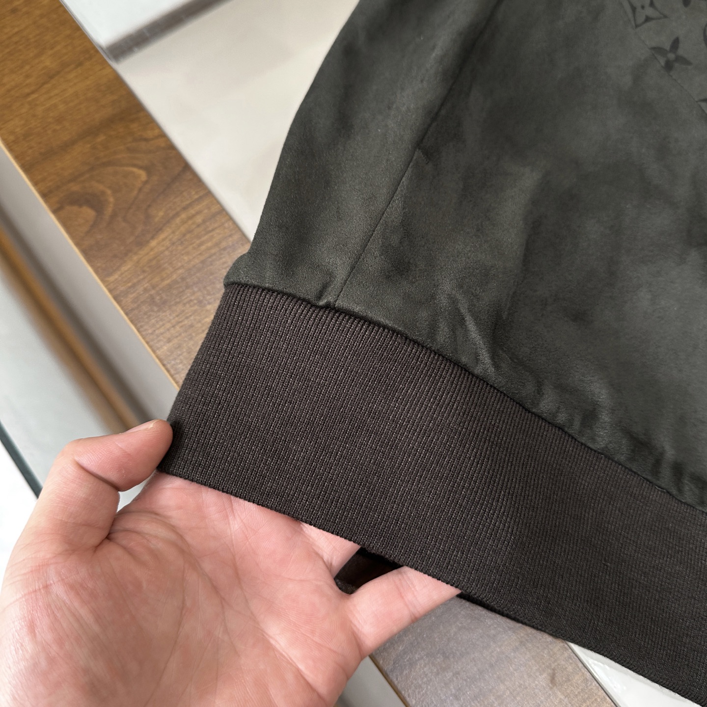 “High-Level Deer Velvet Jacket for Autumn and Winter with Unique Design and Sensory Fabric” - 图片 7