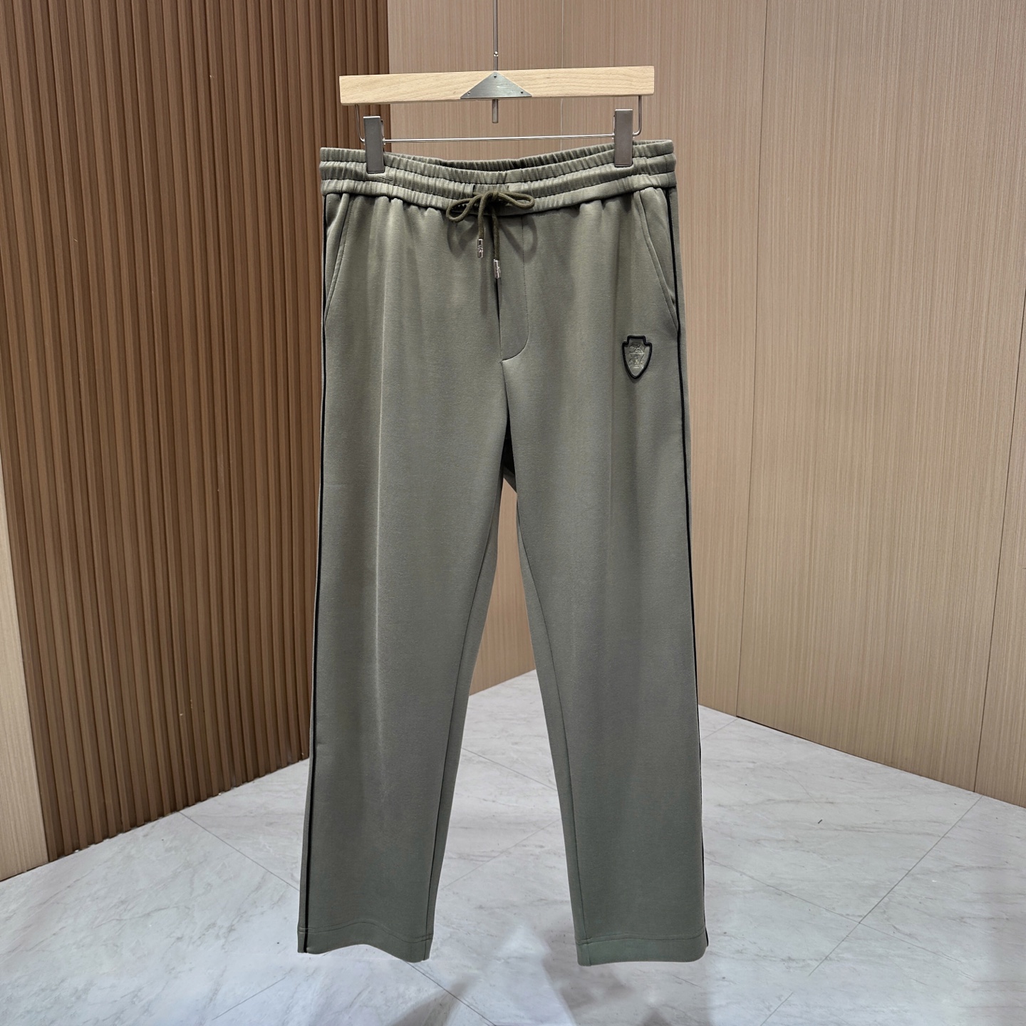 “Low-Key Luxury: Brunello Cucinelli Fall/Winter Collection 2022 for the Modern Gentleman” - 图片 2