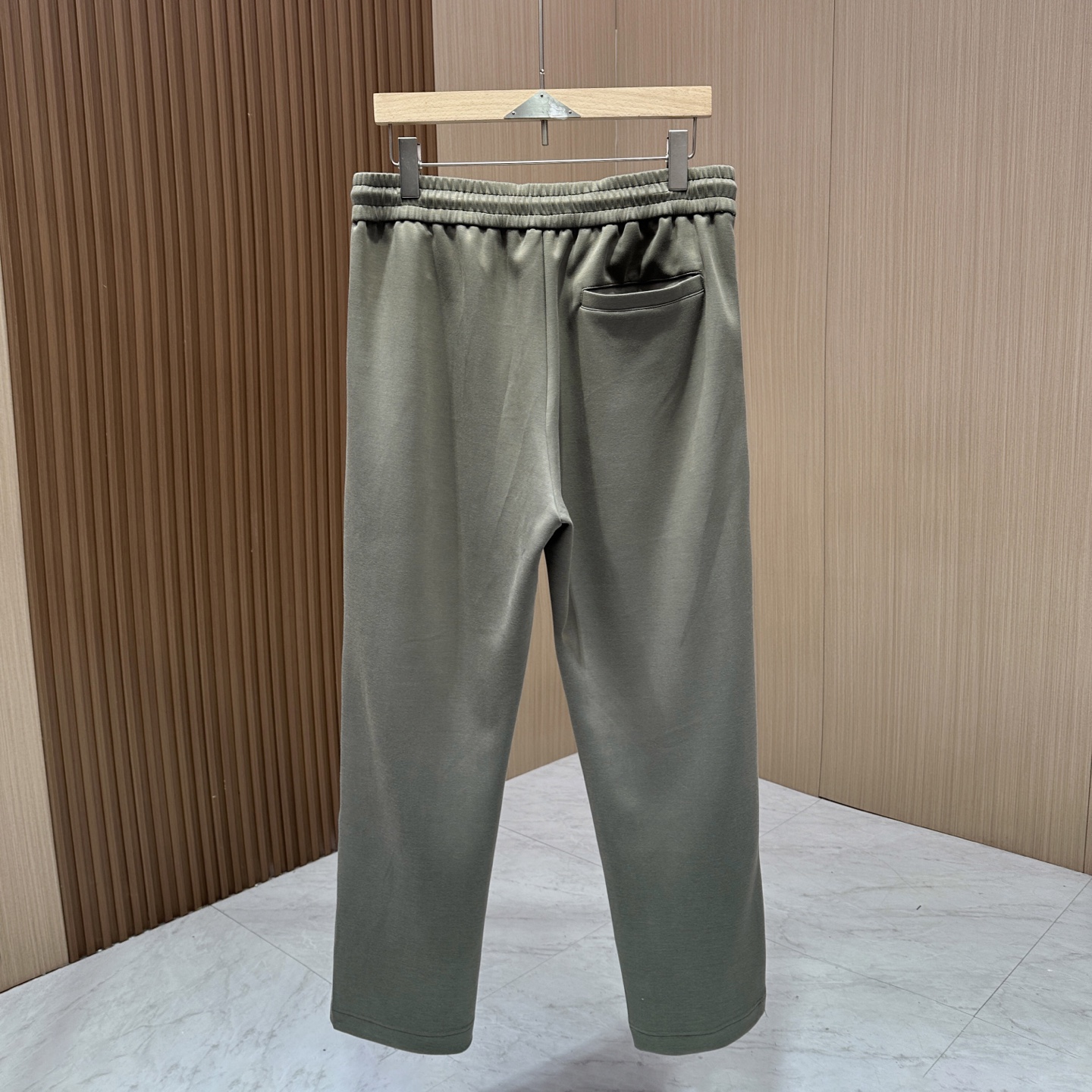 “Low-Key Luxury: Brunello Cucinelli Fall/Winter Collection 2022 for the Modern Gentleman” - 图片 3