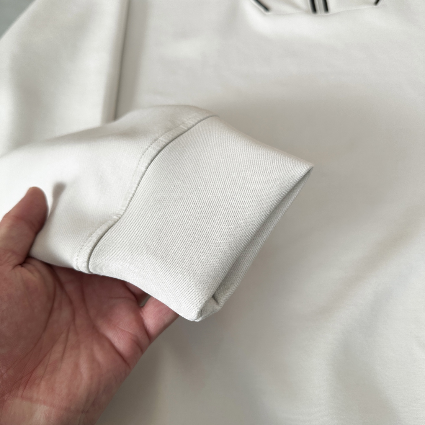 “Brunello Cucinelli Fall/Winter Collection: Luxurious, Stylish, High-Quality Men’s Fashion in Neutral Tones” - 图片 9