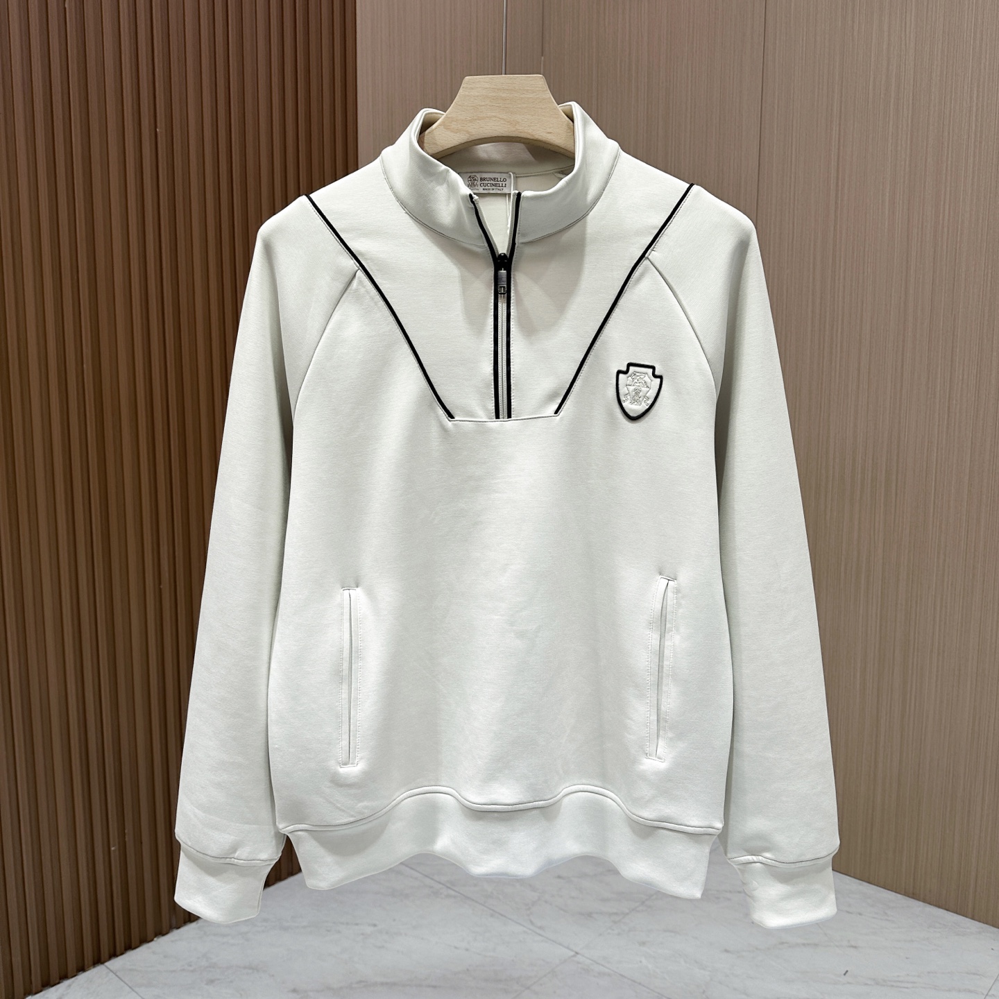 “Brunello Cucinelli Fall/Winter Collection: Luxurious, Stylish, High-Quality Men’s Fashion in Neutral Tones” - 图片 2