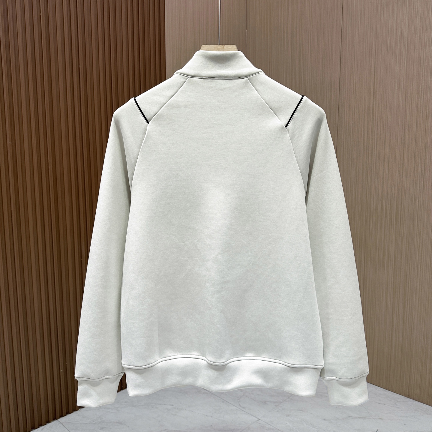 “Brunello Cucinelli Fall/Winter Collection: Luxurious, Stylish, High-Quality Men’s Fashion in Neutral Tones” - 图片 3