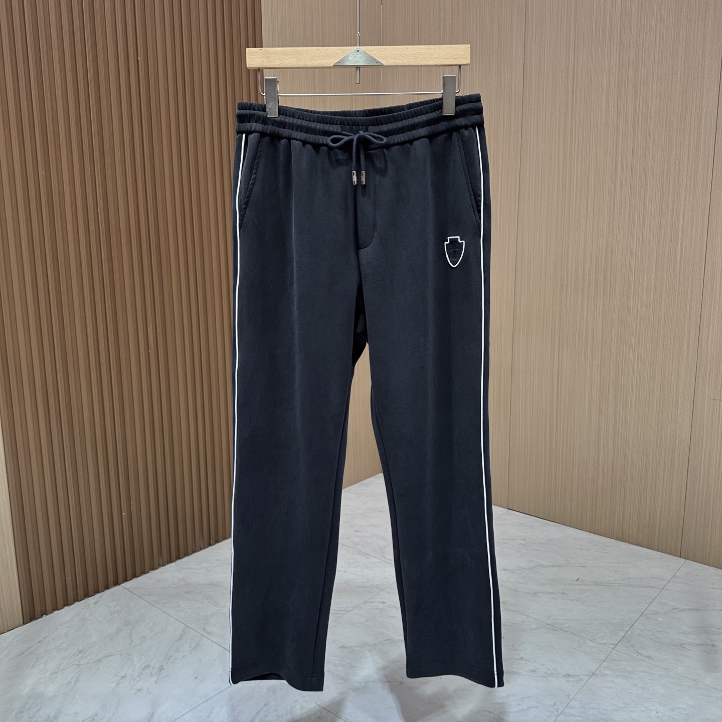 “High-Quality Luxury Fall/Winter Collection by Brunello Cucinelli: Classic Elegance with a Modern Twist” - 图片 2