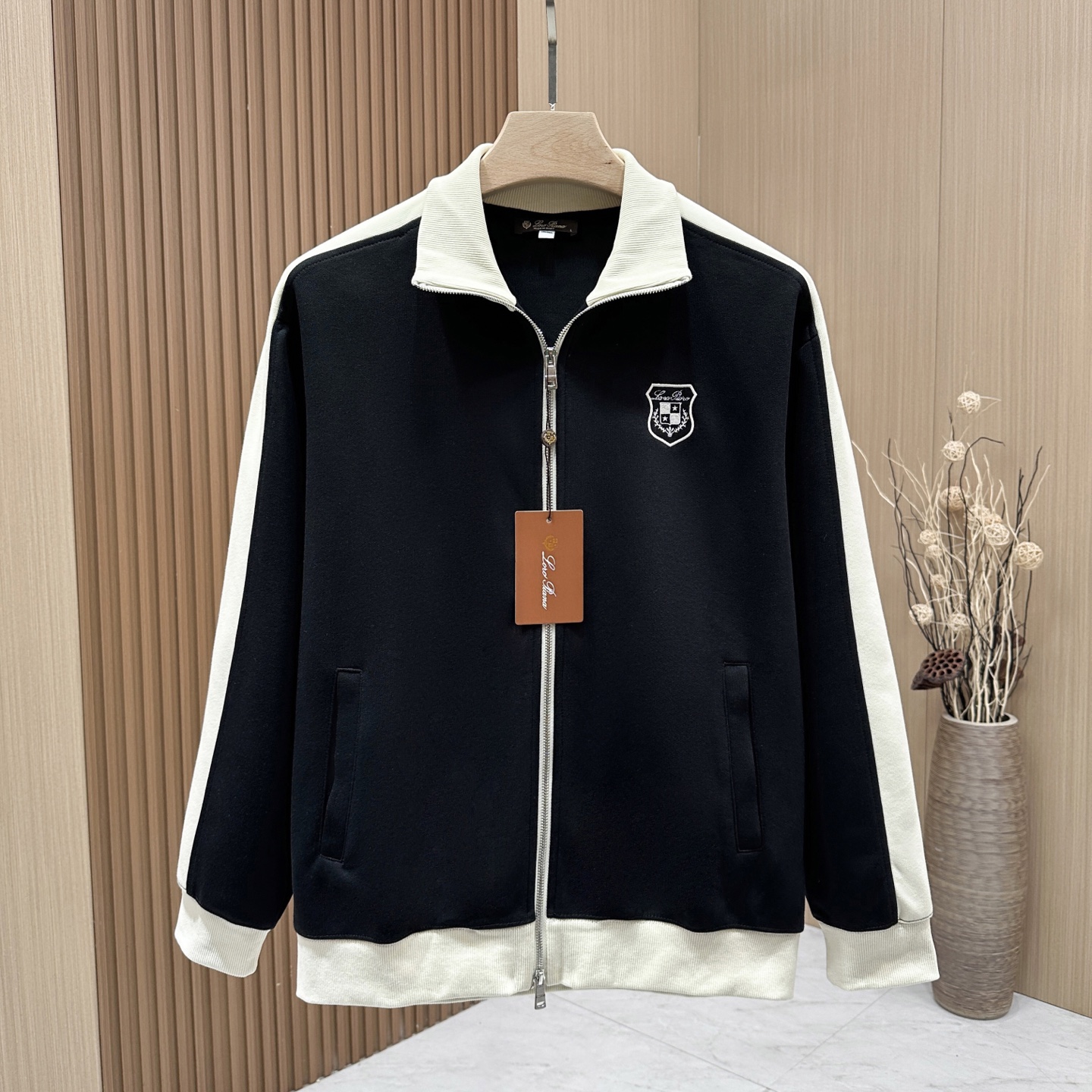 “Men’s Leisure Zipper Suit with Micro-Legged Pants and Fine Cotton Fabric – Top Quality” - 图片 2