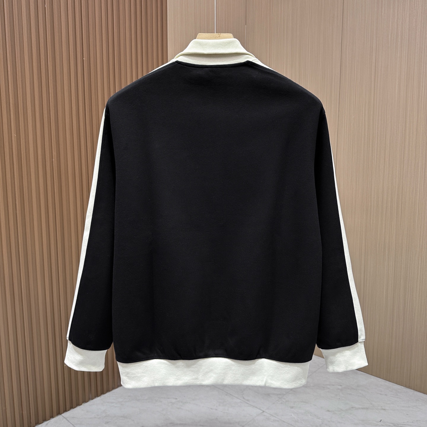 “Men’s Leisure Zipper Suit with Micro-Legged Pants and Fine Cotton Fabric – Top Quality” - 图片 3