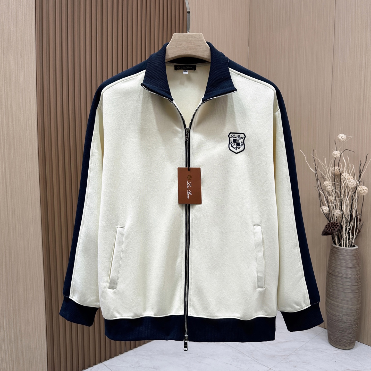 “New Men’s Outdoor Recreation Zipper Suit with Fine Cotton Fabric and Unique Design | Top Quality Cabinets” - 图片 2