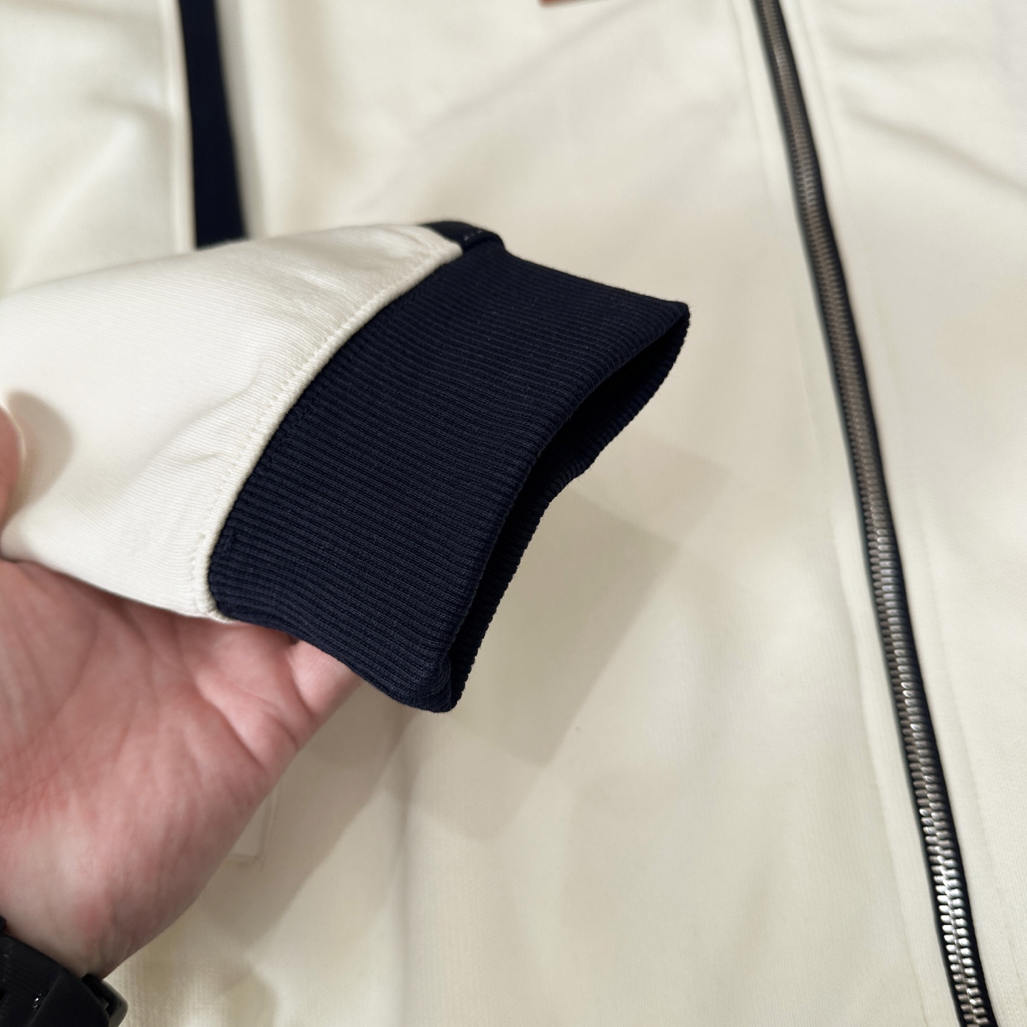 “New Men’s Outdoor Recreation Zipper Suit with Fine Cotton Fabric and Unique Design | Top Quality Cabinets” - 图片 7