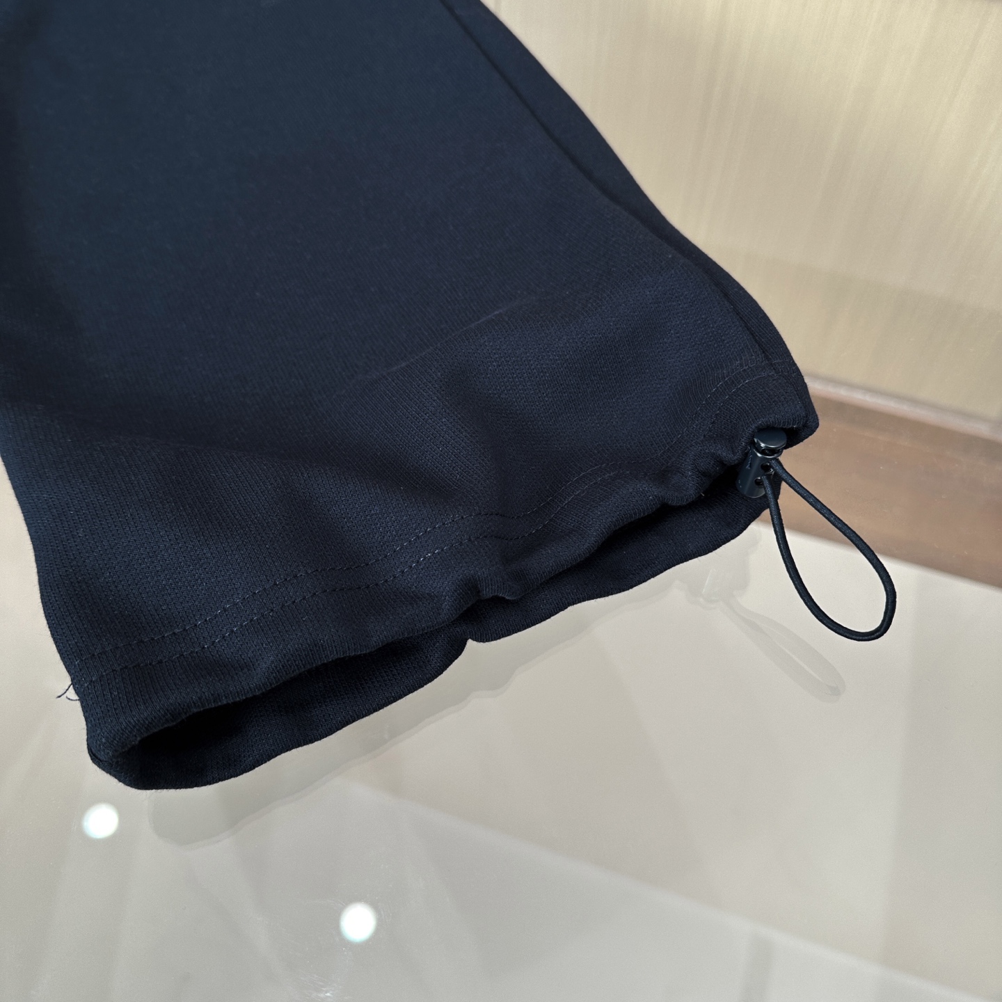 Title: High-End Men’s Outdoor Leisure Suit by Loro Pina – New Shield Brand Logo Design Summary: Loro Pina offers a new men’s leisure suit with fine cotton fabric, - 图片 7