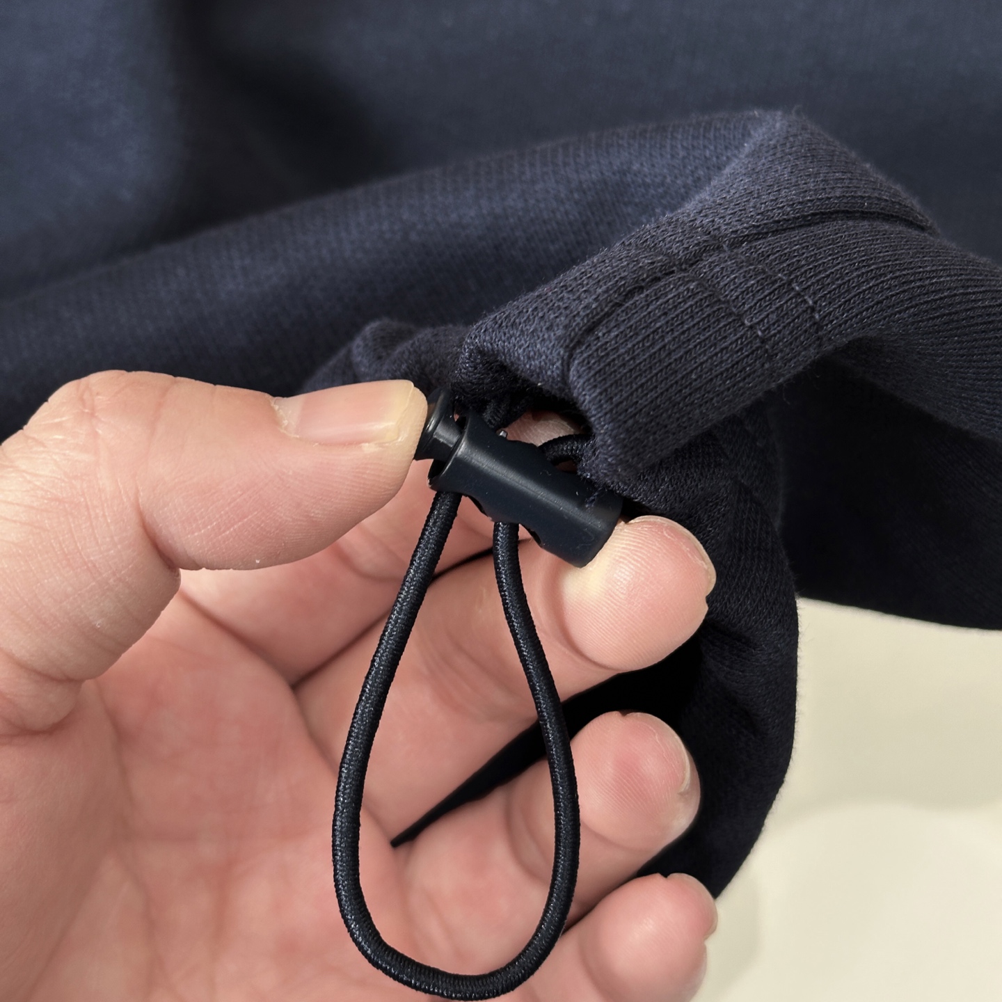 Title: High-End Men’s Outdoor Leisure Suit by Loro Pina – New Shield Brand Logo Design Summary: Loro Pina offers a new men’s leisure suit with fine cotton fabric, - 图片 8