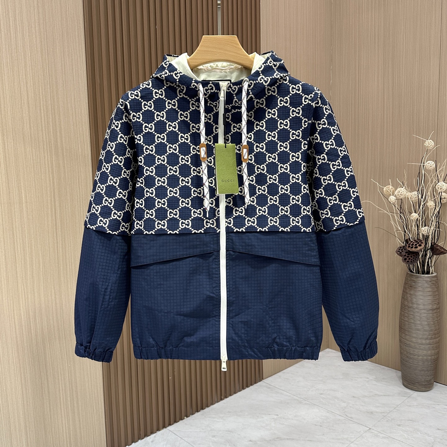 “Gucci Hat-Recreation Jacket: High-End Quality, Custom Design, Top-Dressed, Super Comfy, Blue, M-3XL” - 图片 1