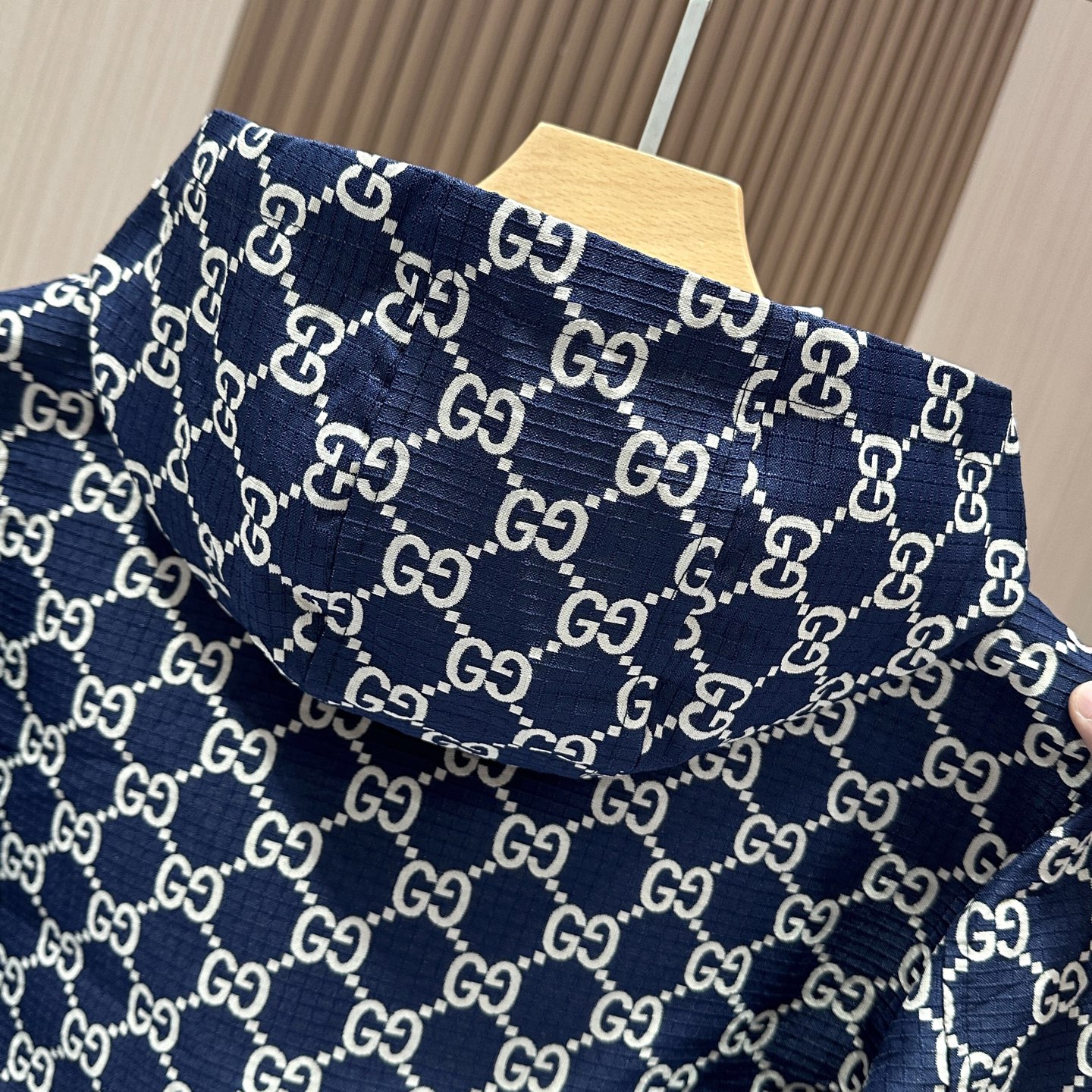 “Gucci Hat-Recreation Jacket: High-End Quality, Custom Design, Top-Dressed, Super Comfy, Blue, M-3XL” - 图片 8