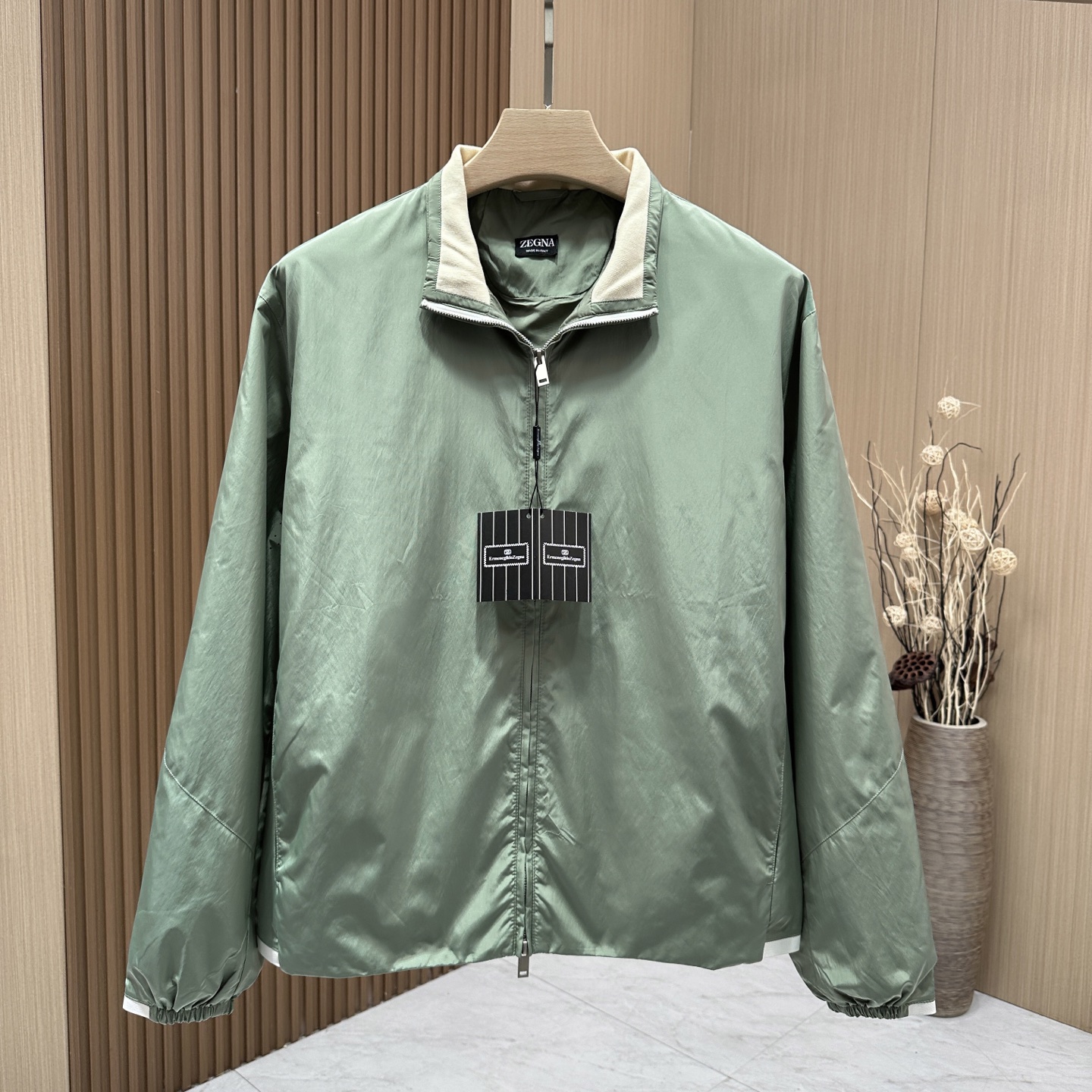 Zegna Genia’s High-Quality Winter Jacket with Unique Artery Design - 图片 1