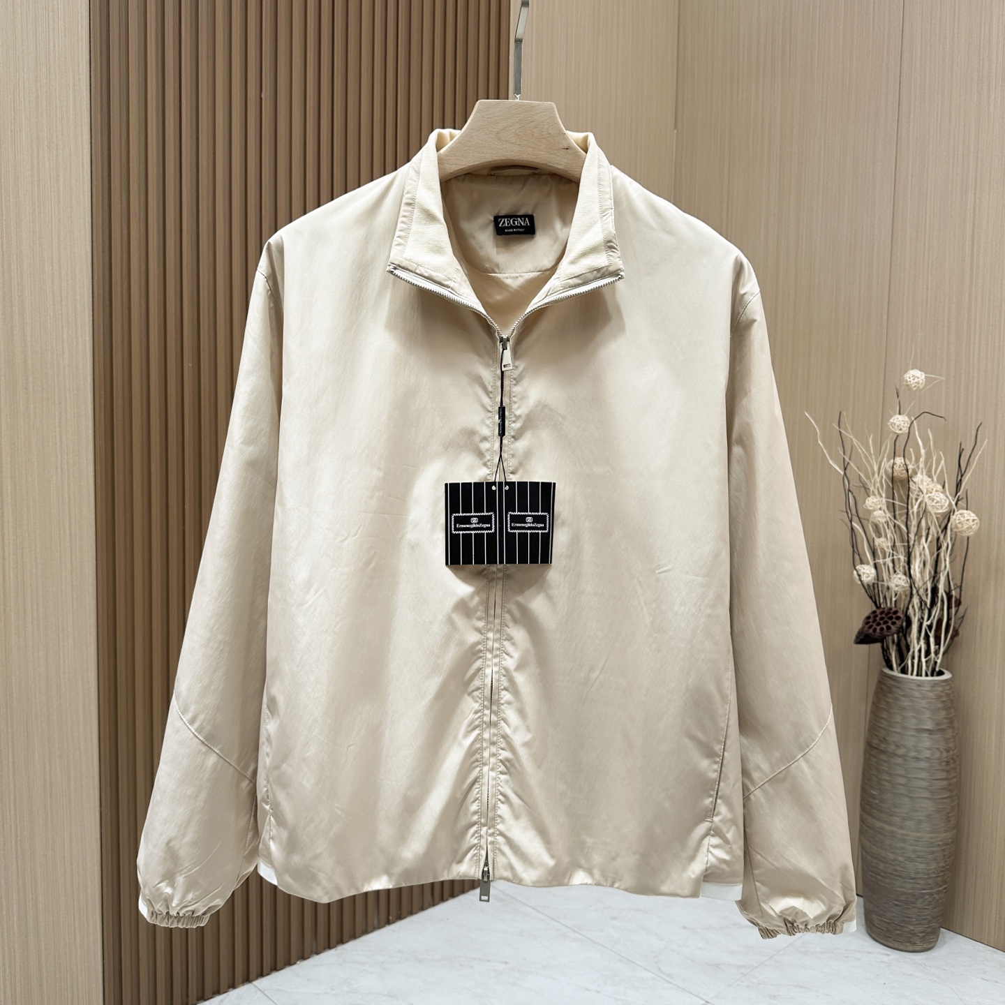 Zegna Asian Leisure Leader Winter Jacket with Unique Artery Design and Laser Piercing Technology - 图片 1