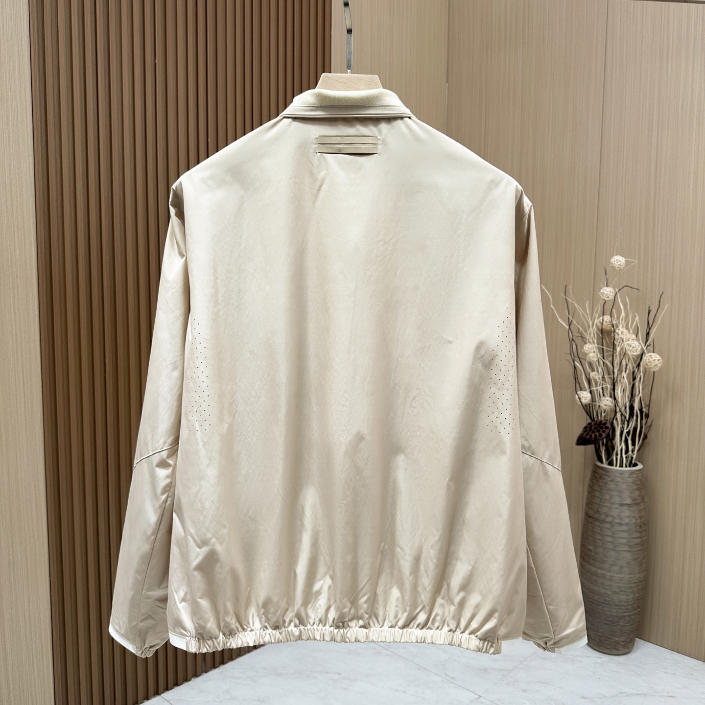 Zegna Asian Leisure Leader Winter Jacket with Unique Artery Design and Laser Piercing Technology - 图片 2