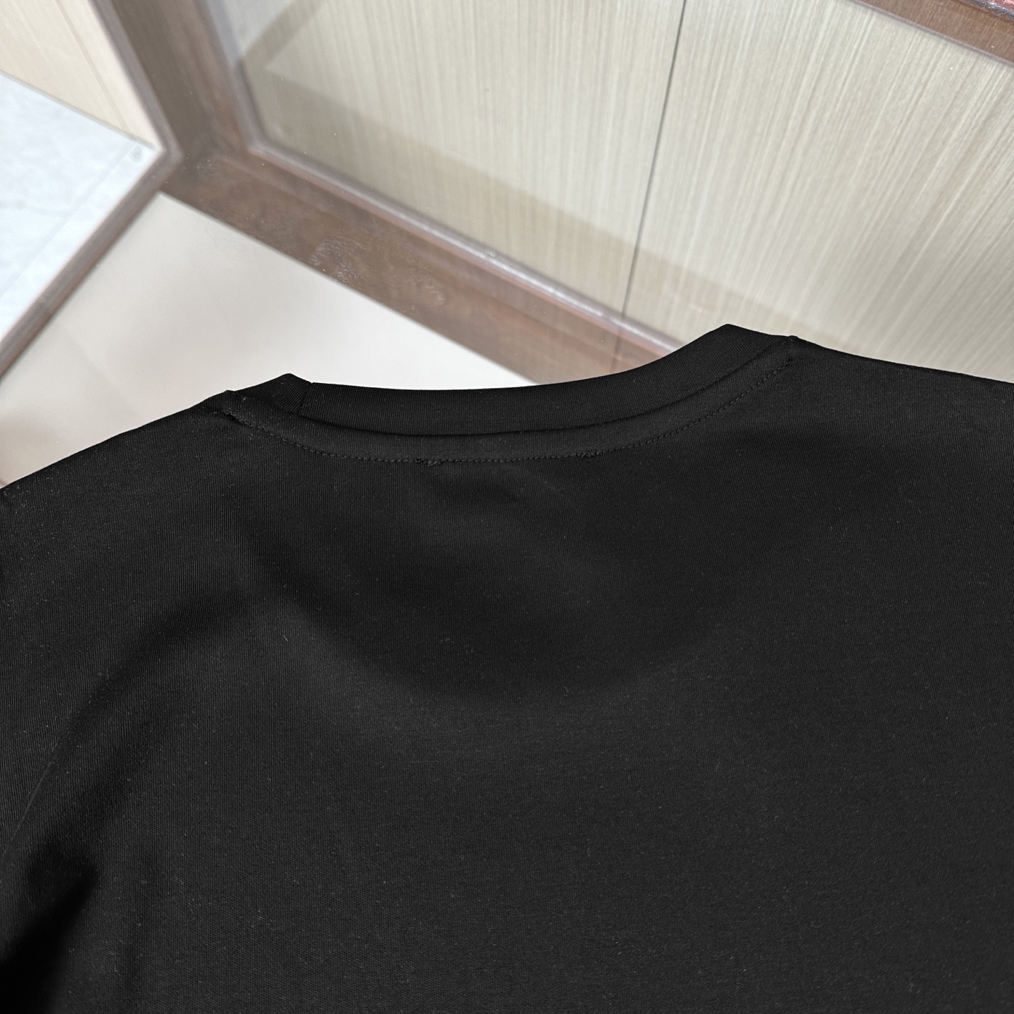 🆕🆕🆕诺悠翩雅 lP🆕 秋冬专柜新款 时尚休闲打底衫长袖T恤，精选进口面料高密液氨棉 ，精致原版logo