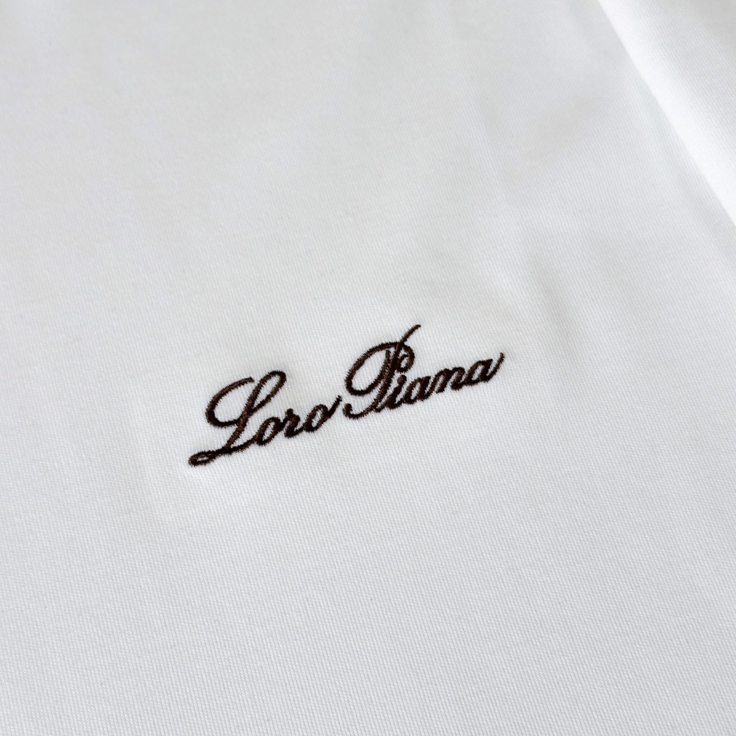 🆕🆕🆕诺悠翩雅 lP🆕 秋冬专柜新款 时尚休闲打底衫长袖T恤，精选进口面料高密液氨棉 ，精致原版logo