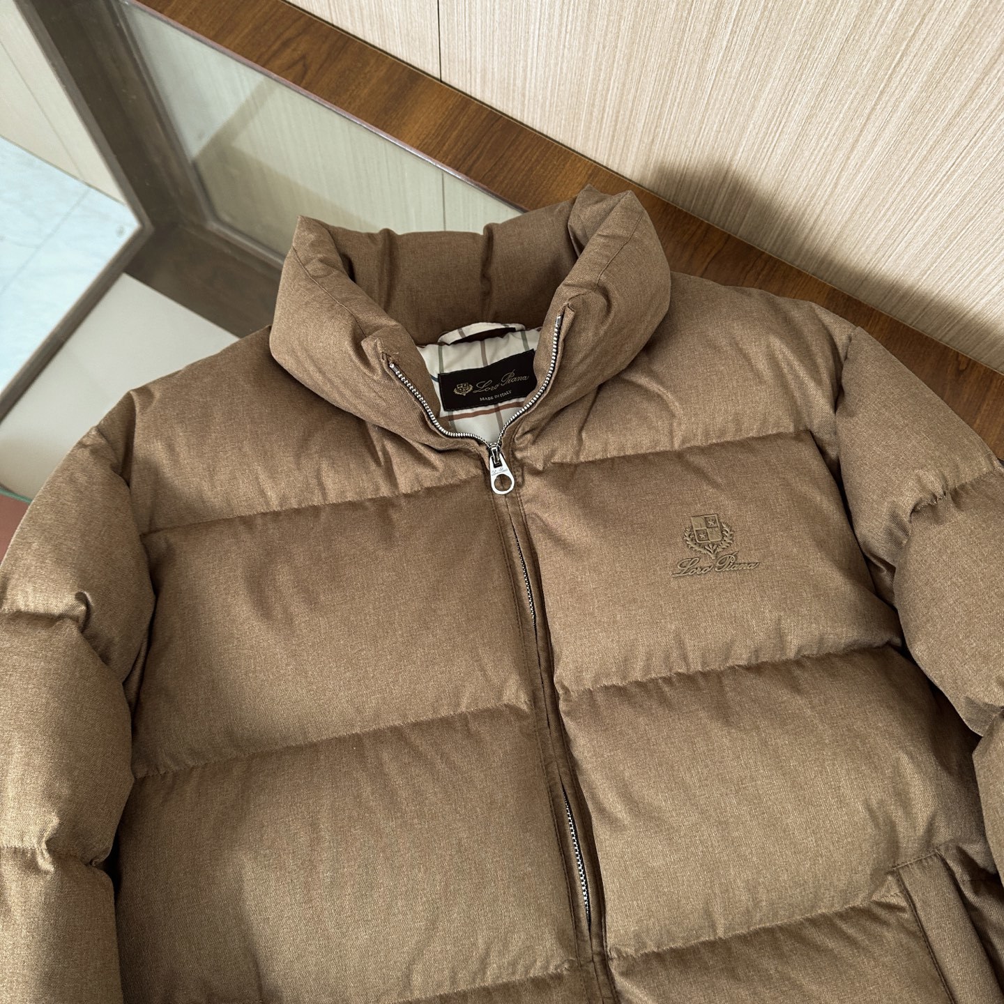 🆕🆕🆕【Loro Piana】-诺悠翩雅 #lP🆕秋冬时尚老钱风立领羽绒服,轻奢老钱风时尚休闲风格,香港
