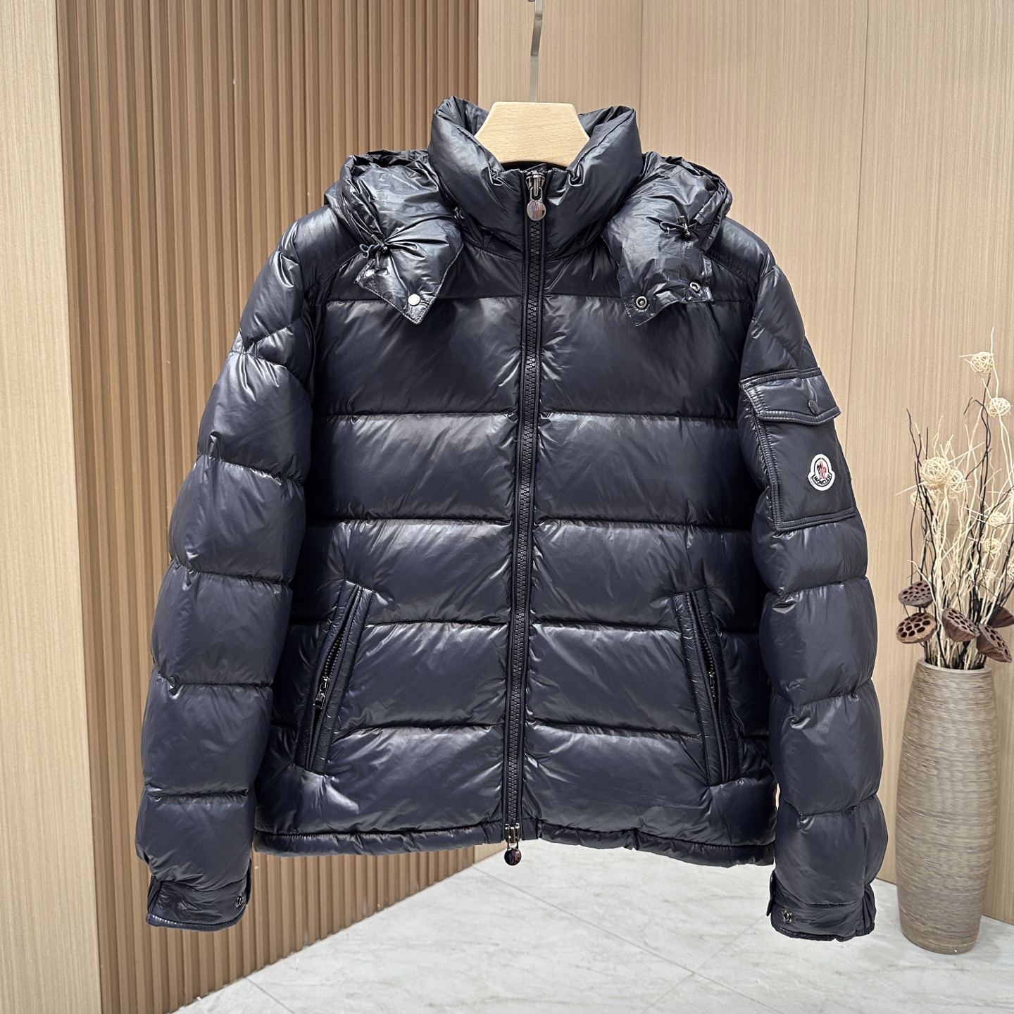 🆕🆕🆕Moncler Maya 蒙口玛雅羽绒服经典款重磅来袭！优质90绒，绒量非常厚实，帽子🎩可拆卸，袖