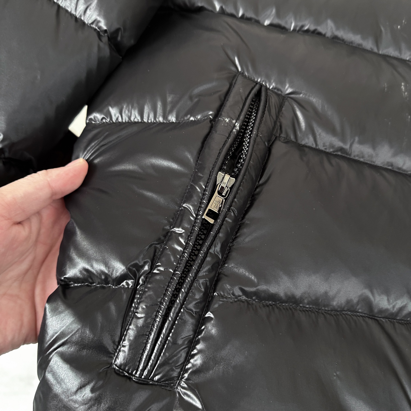 🆕🆕🆕Moncler Maya 蒙口玛雅羽绒服经典款重磅来袭！优质90绒，绒量非常厚实，帽子🎩可拆卸，袖