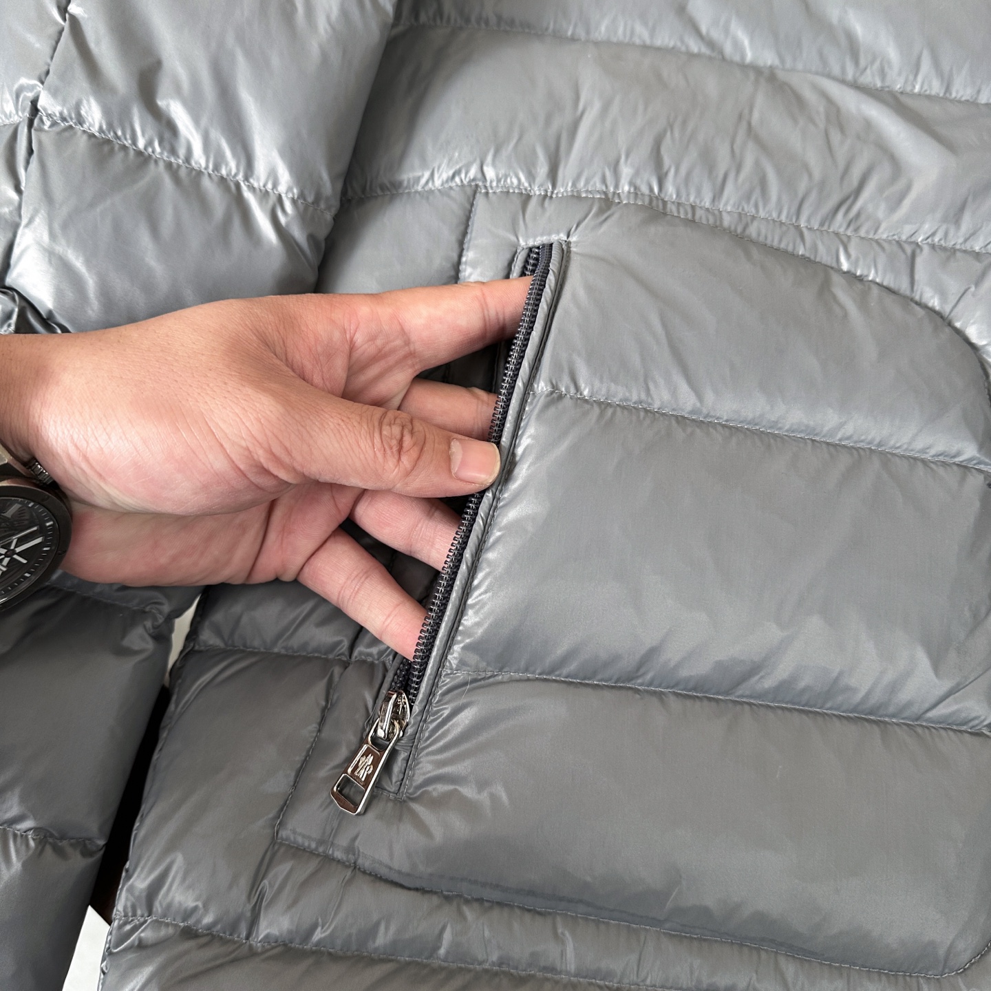 🆕🆕🆕Moncler Acorus 蒙口冬季最新立领羽绒服，专柜同步有售，原单狠货，重磅来袭！优质90绒