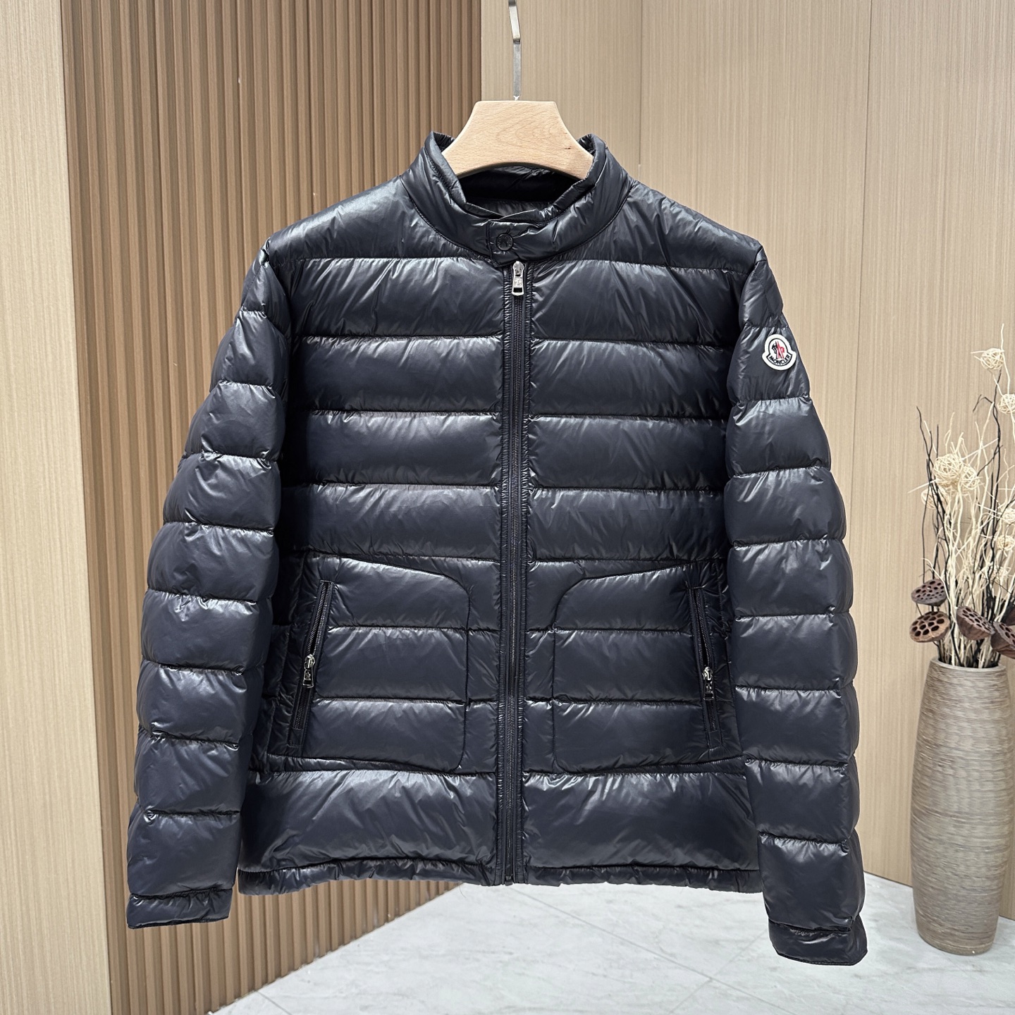 🆕🆕🆕Moncler Acorus 蒙口冬季最新立领羽绒服，专柜同步有售，原单狠货，重磅来袭！优质90绒