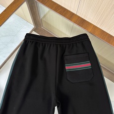 🆕🆕🆕Gucci 古奇2025s新款休闲裤.专柜同步!细节精致高级,前面刺绣精致🪡logo。裤子左右侧边 🆕🆕🆕Gucci 古奇2025s新款休闲裤.专柜同步!细节精致高级,前面刺绣精致🪡logo。裤子左右侧边