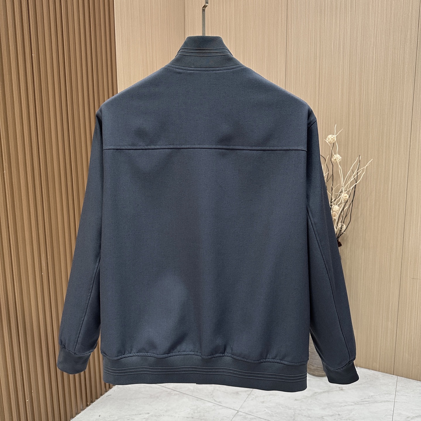 🆕🆕🆕【Loro Pina】诺悠翩雅 春夏新品前襟翻盖口袋麻料夹克，轻商务的休闲之选，在都市生活的快节奏