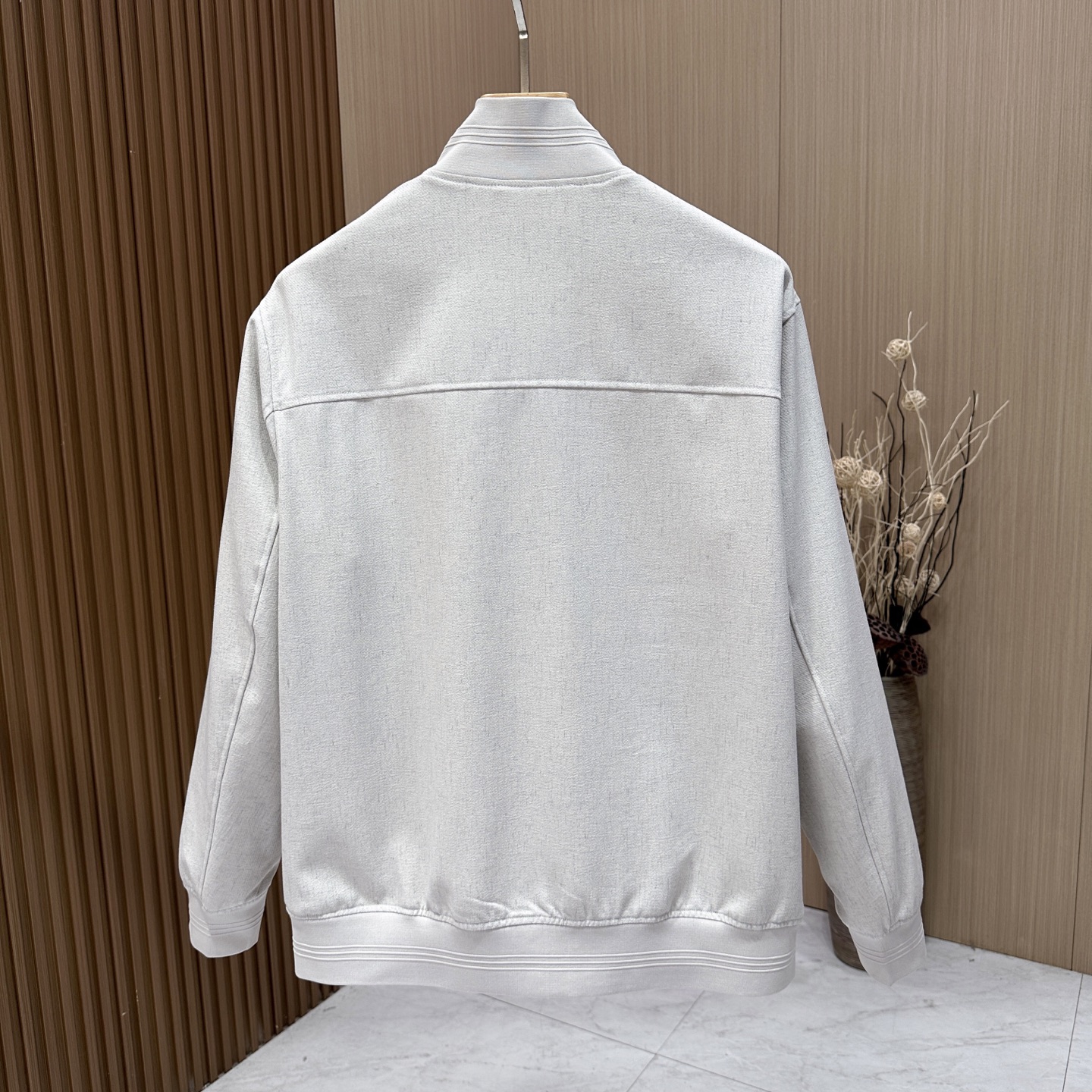 🆕🆕🆕【Loro Pina】诺悠翩雅 春夏新品前襟翻盖口袋麻料夹克，轻商务的休闲之选，在都市生活的快节奏