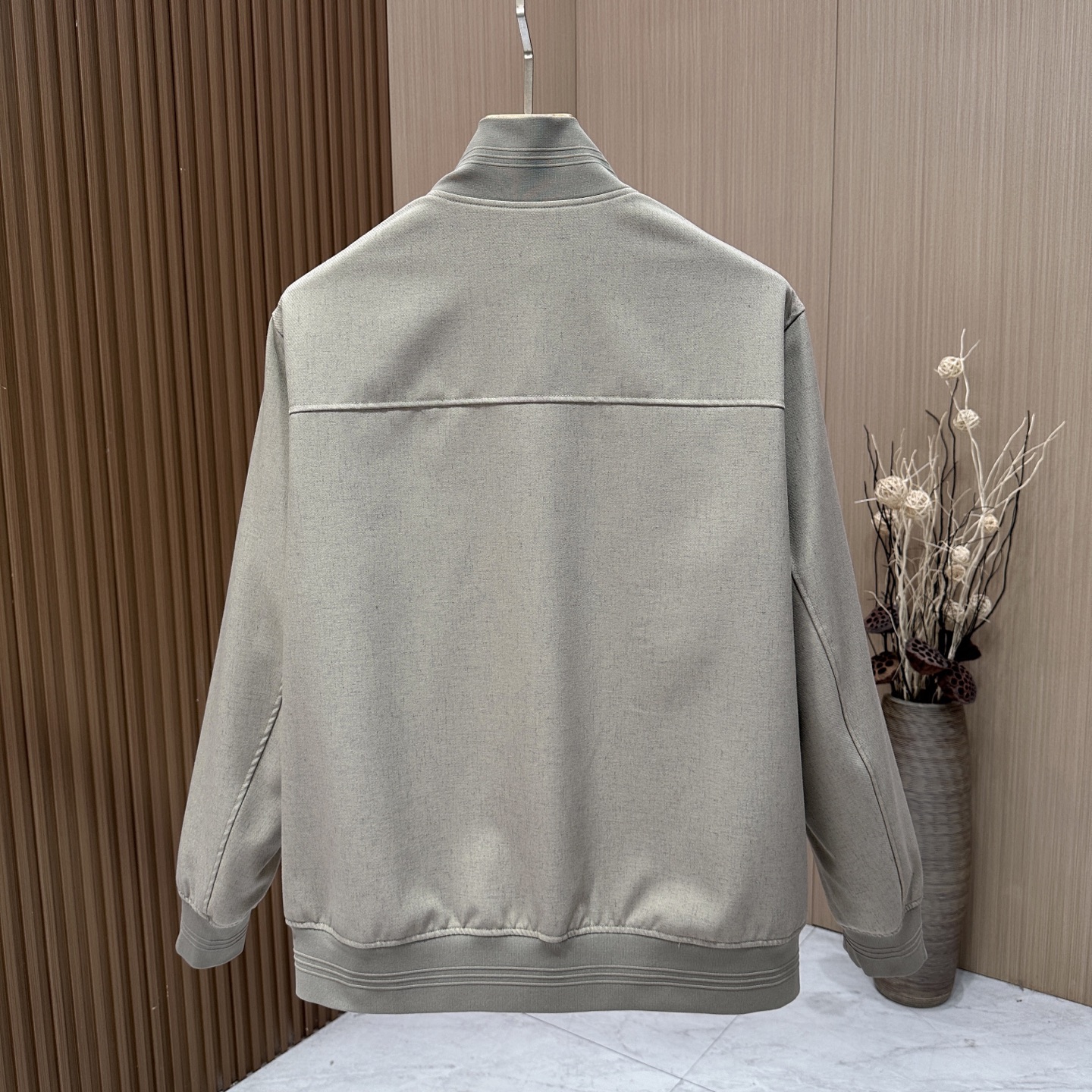 🆕🆕🆕【Loro Pina】诺悠翩雅 春夏新品前襟翻盖口袋麻料夹克，轻商务的休闲之选，在都市生活的快节奏