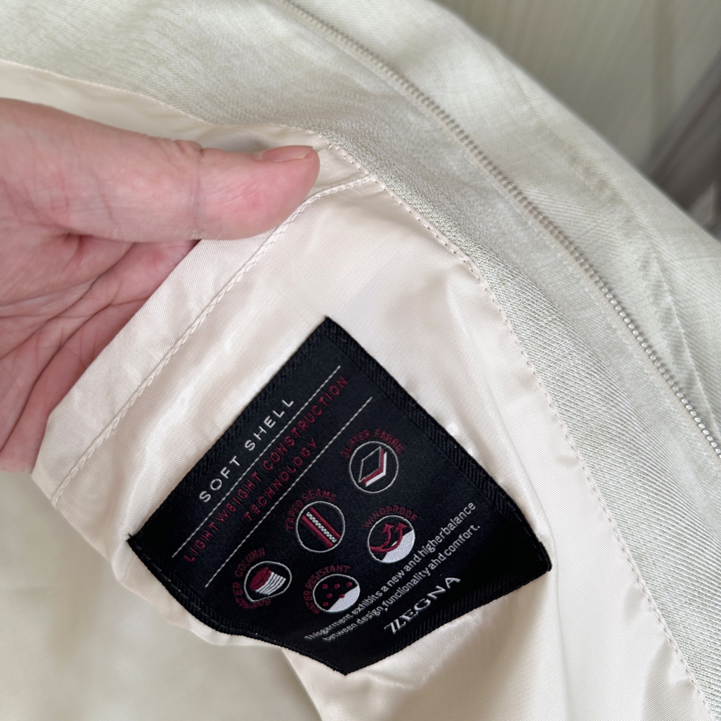 🆕🆕🆕【Zegna】杰尼亚 新款夹克杰家始终秉持着对卓越品质和精湛工艺的不懈追求，推出这款令人倾心的经典