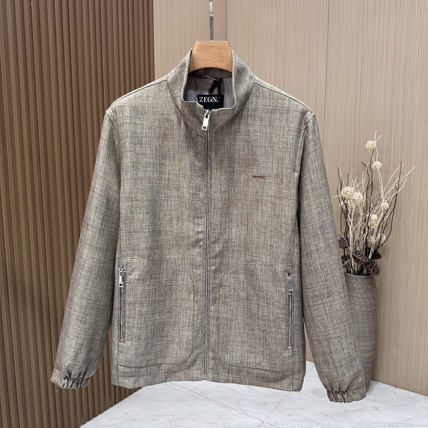 🆕🆕🆕【Zegna】杰尼亚 新款夹克杰家始终秉持着对卓越品质和精湛工艺的不懈追求，推出这款令人倾心的经典