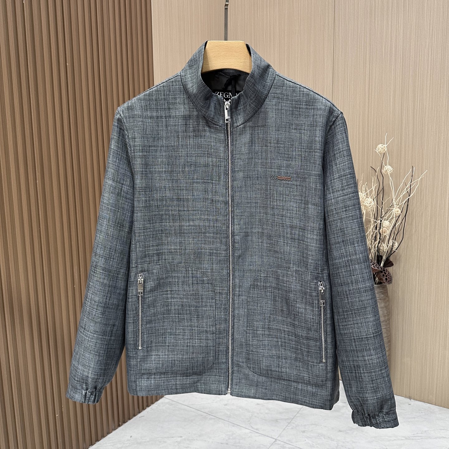🆕🆕🆕【Zegna】杰尼亚 新款夹克杰家始终秉持着对卓越品质和精湛工艺的不懈追求，推出这款令人倾心的经典