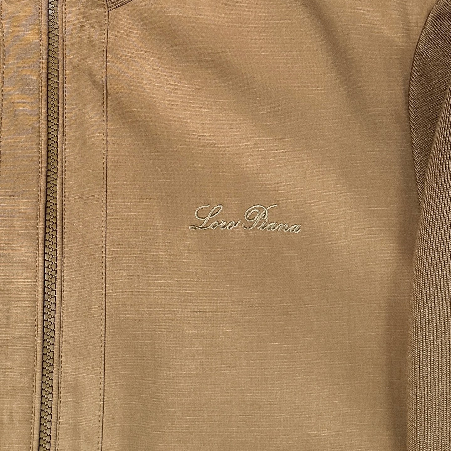 🆕🆕🆕【Loro Pina】诺悠翩雅 新品男士经典飞行员夹克外套、甄选优质亚麻纤维面料，解锁文艺腔调、经