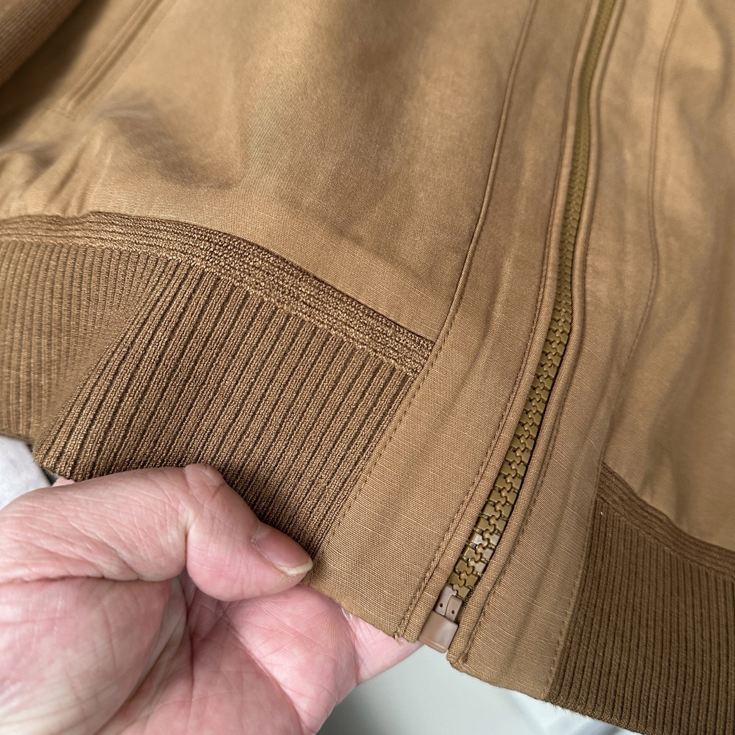 🆕🆕🆕【Loro Pina】诺悠翩雅 新品男士经典飞行员夹克外套、甄选优质亚麻纤维面料，解锁文艺腔调、经