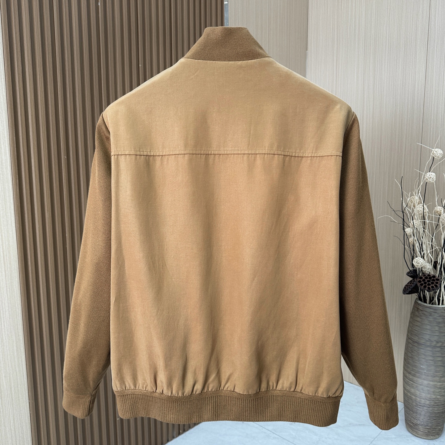 🆕🆕🆕【Loro Pina】诺悠翩雅 新品男士经典飞行员夹克外套、甄选优质亚麻纤维面料，解锁文艺腔调、经