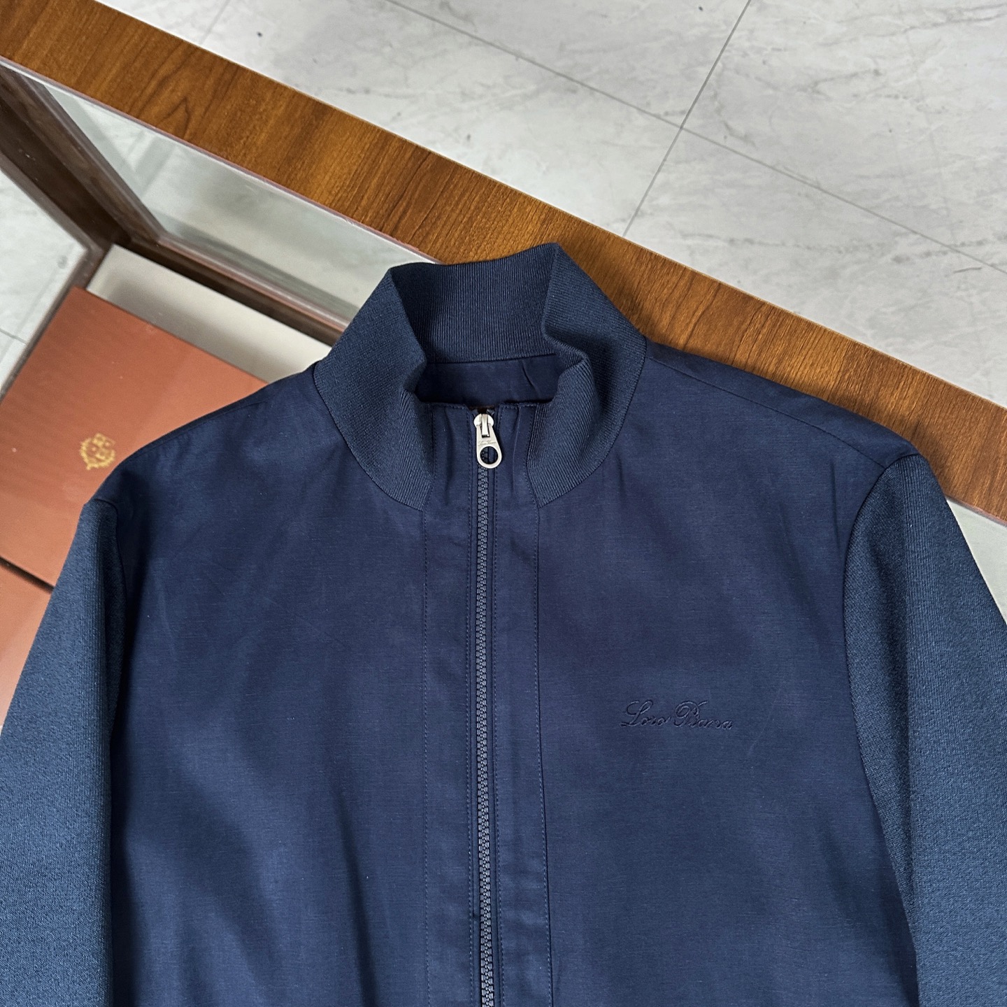 🆕🆕🆕【Loro Pina】诺悠翩雅 新品男士经典飞行员夹克外套、甄选优质亚麻纤维面料，解锁文艺腔调、经