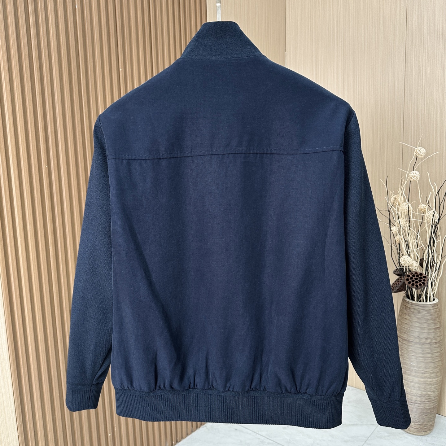 🆕🆕🆕【Loro Pina】诺悠翩雅 新品男士经典飞行员夹克外套、甄选优质亚麻纤维面料，解锁文艺腔调、经