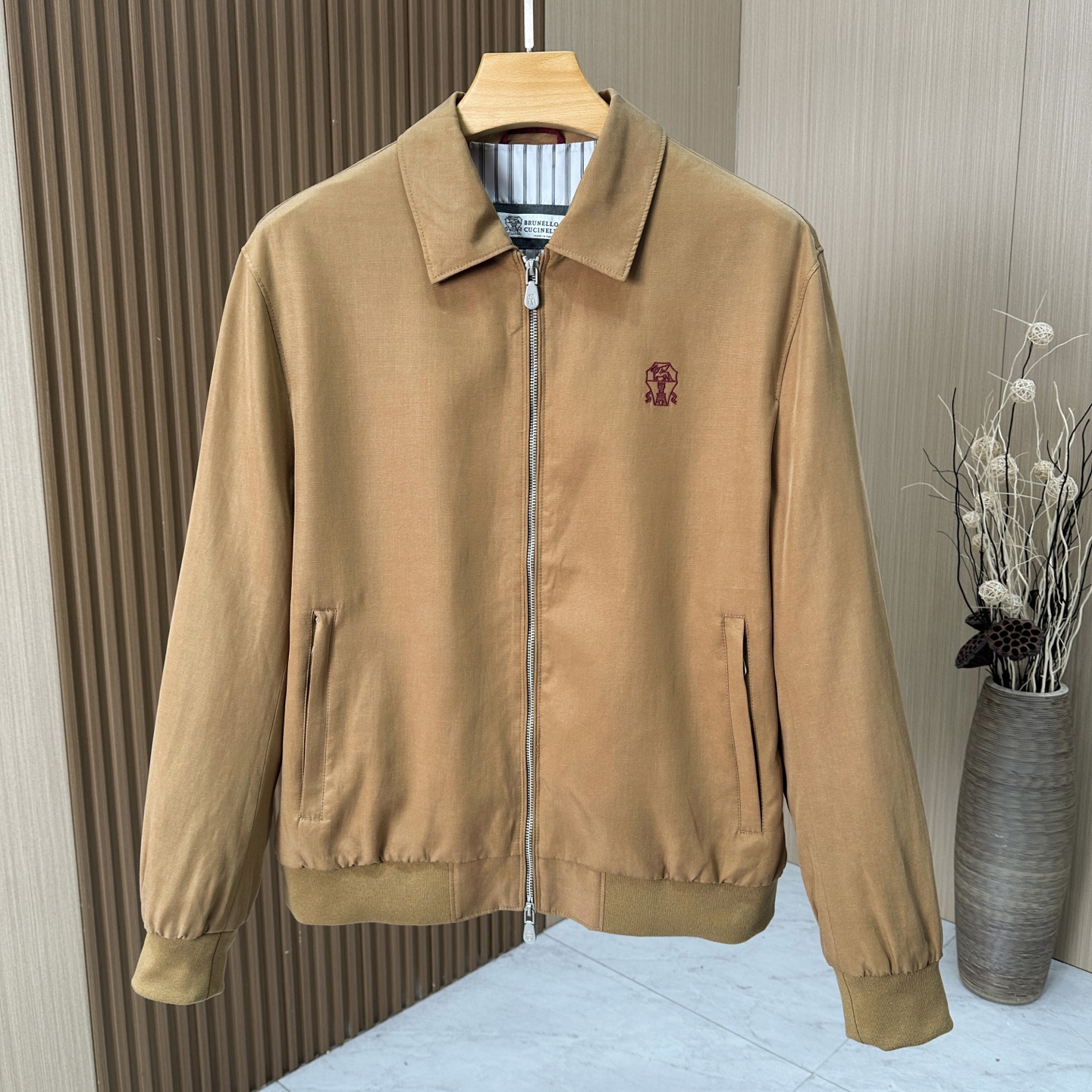 🆕🆕🆕【Brunello Cucinelli】 臻品甄选100%麻料夹克外套、于简约裁剪奢华匠艺、简约中