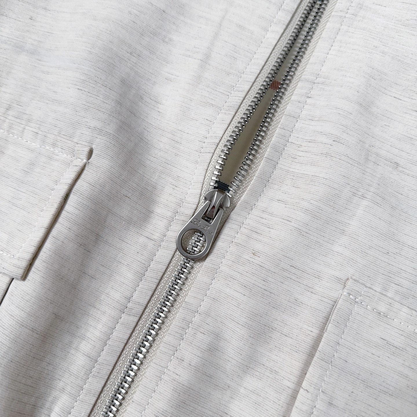 🆕🆕🆕【Loro Pina】诺悠翩雅 新品前襟翻盖口袋精选100%麻料夹克，#经典Loro piana格