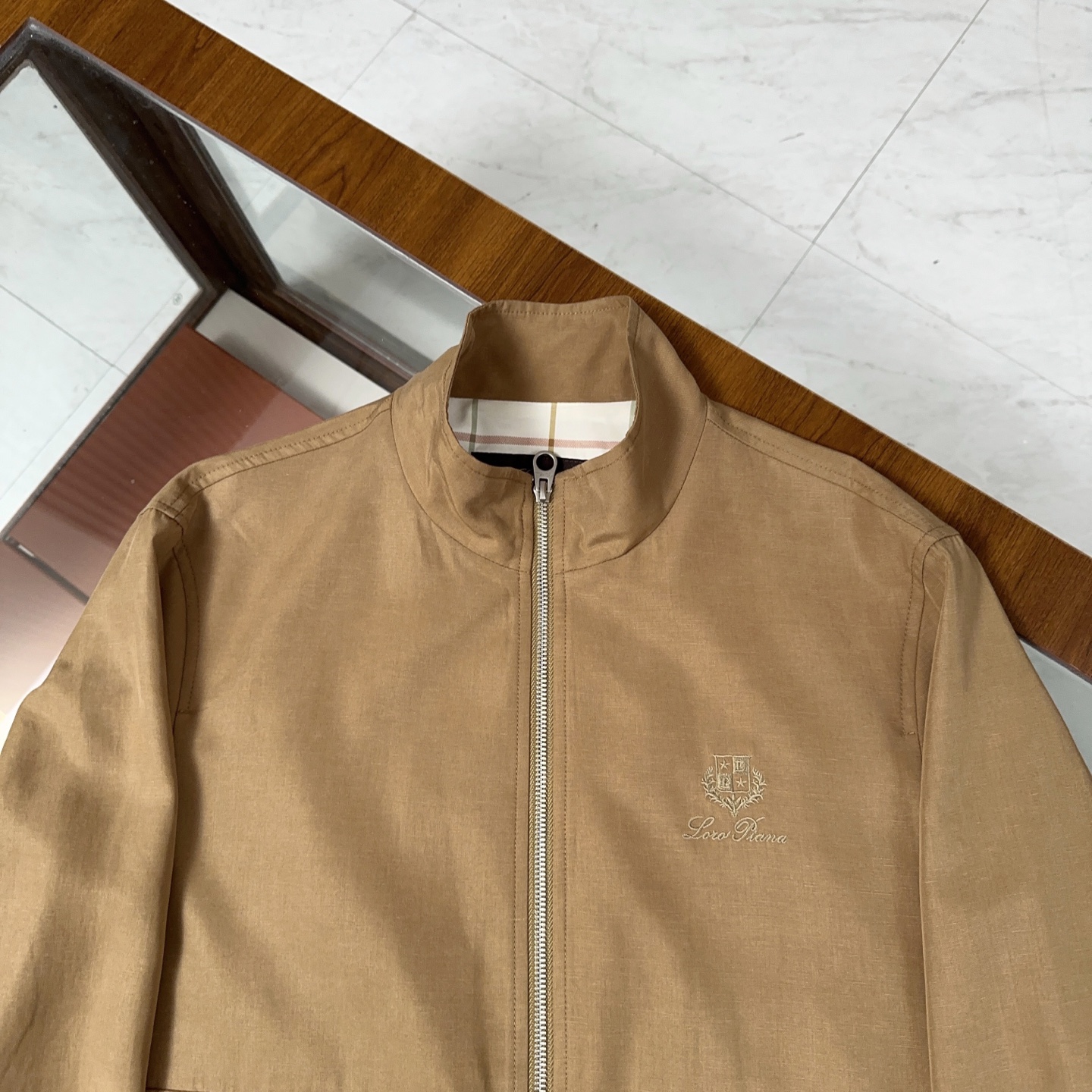 🆕🆕🆕【Loro Pina】诺悠翩雅 新品前襟翻盖口袋精选100%麻料夹克，#经典Loro piana格