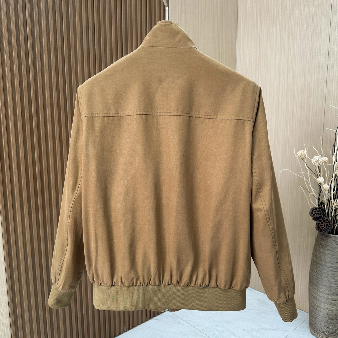 🆕🆕🆕【Loro Pina】诺悠翩雅 新品前襟翻盖口袋精选100%麻料夹克，#经典Loro piana格