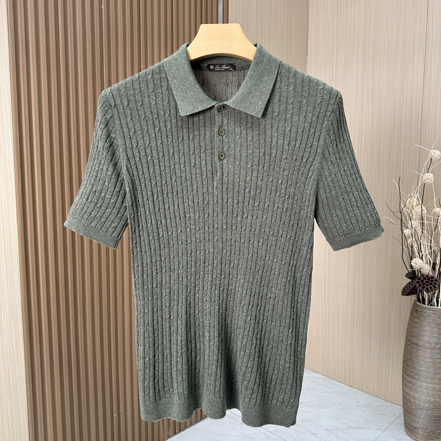 🆕🆕🆕【Loro piana】老钱风特织客供麻花纱线！独特魅力翻领设计选用特殊针6.2针织法短袖T恤匠心