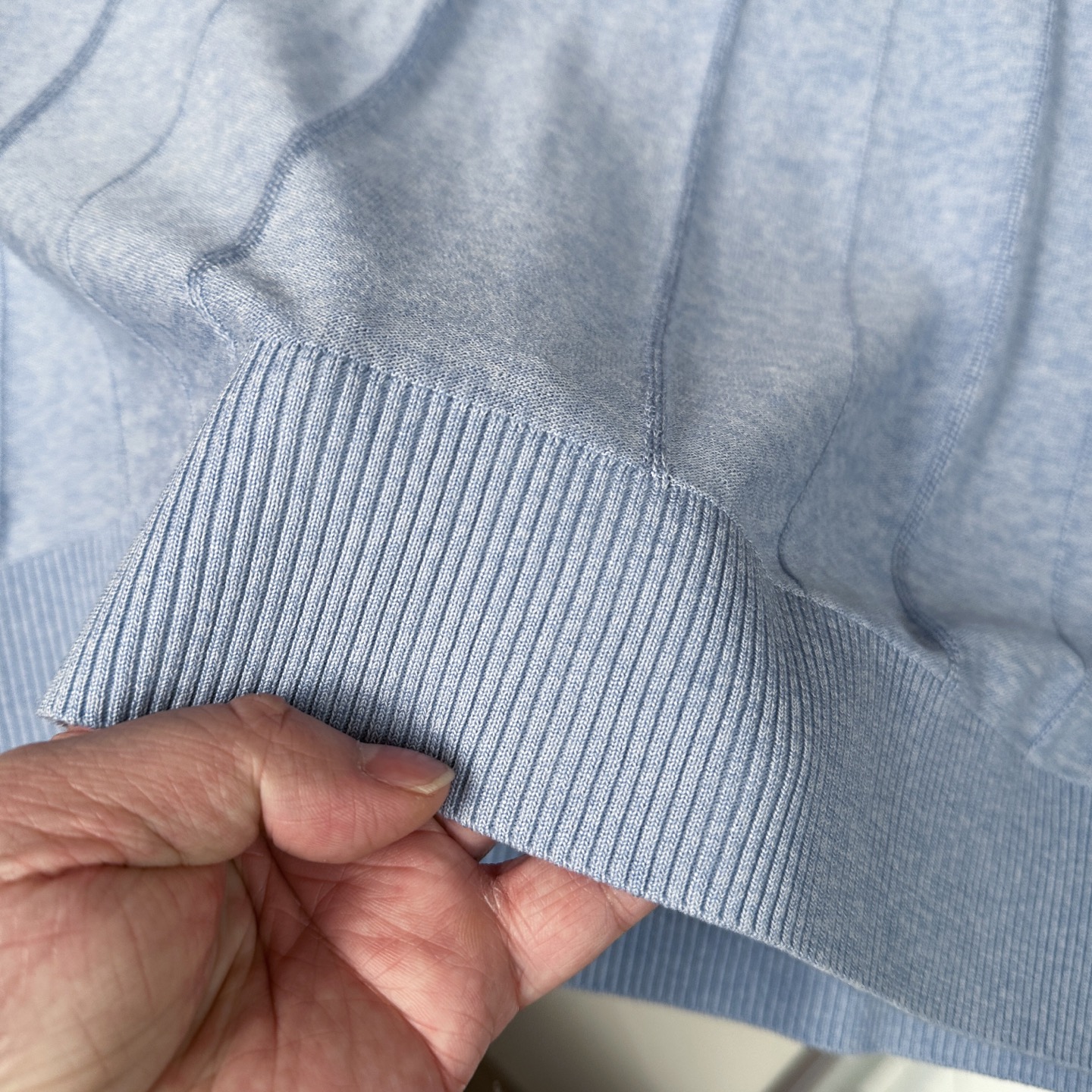 🆕🆕🆕【Loro piana】 官网同步发售经典条纹棉麻混纺三排扣Polo衫、以自然纤维重构优雅休闲的穿