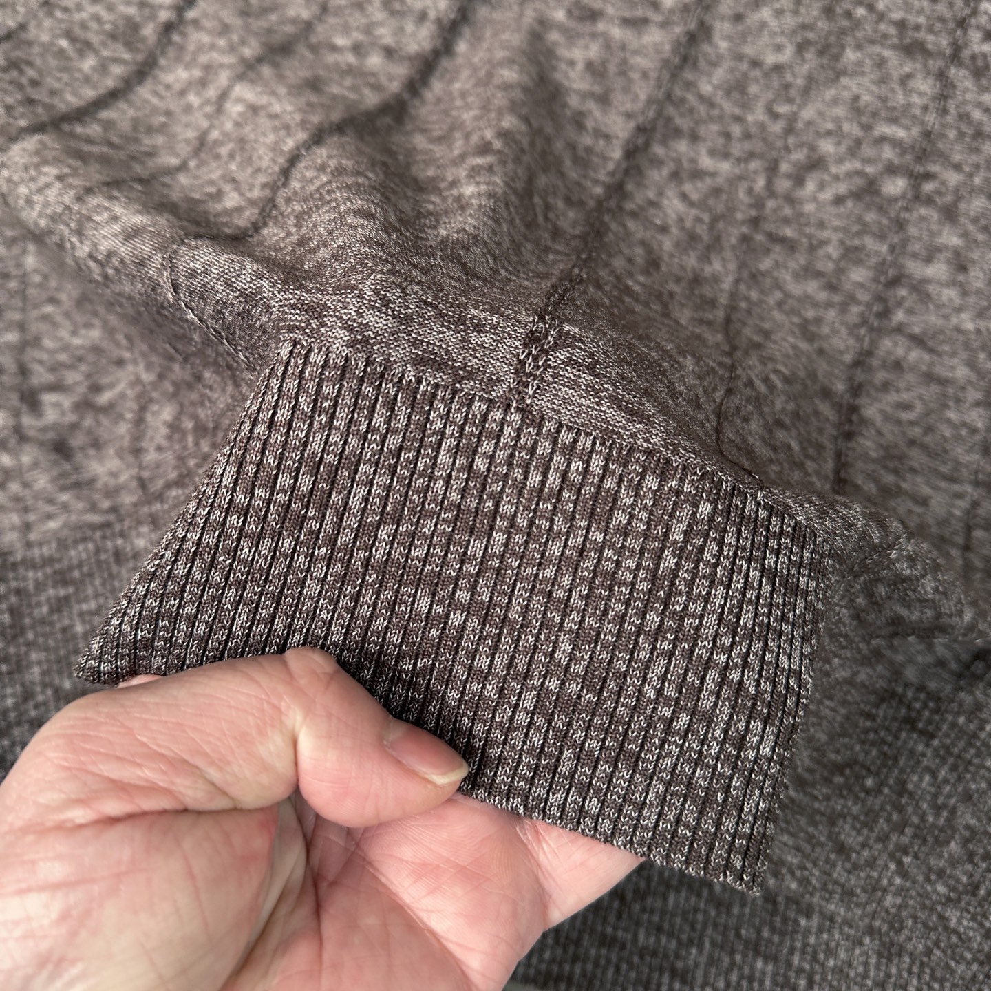 🆕🆕🆕【Loro piana】 官网同步发售经典条纹棉麻混纺三排扣Polo衫、以自然纤维重构优雅休闲的穿