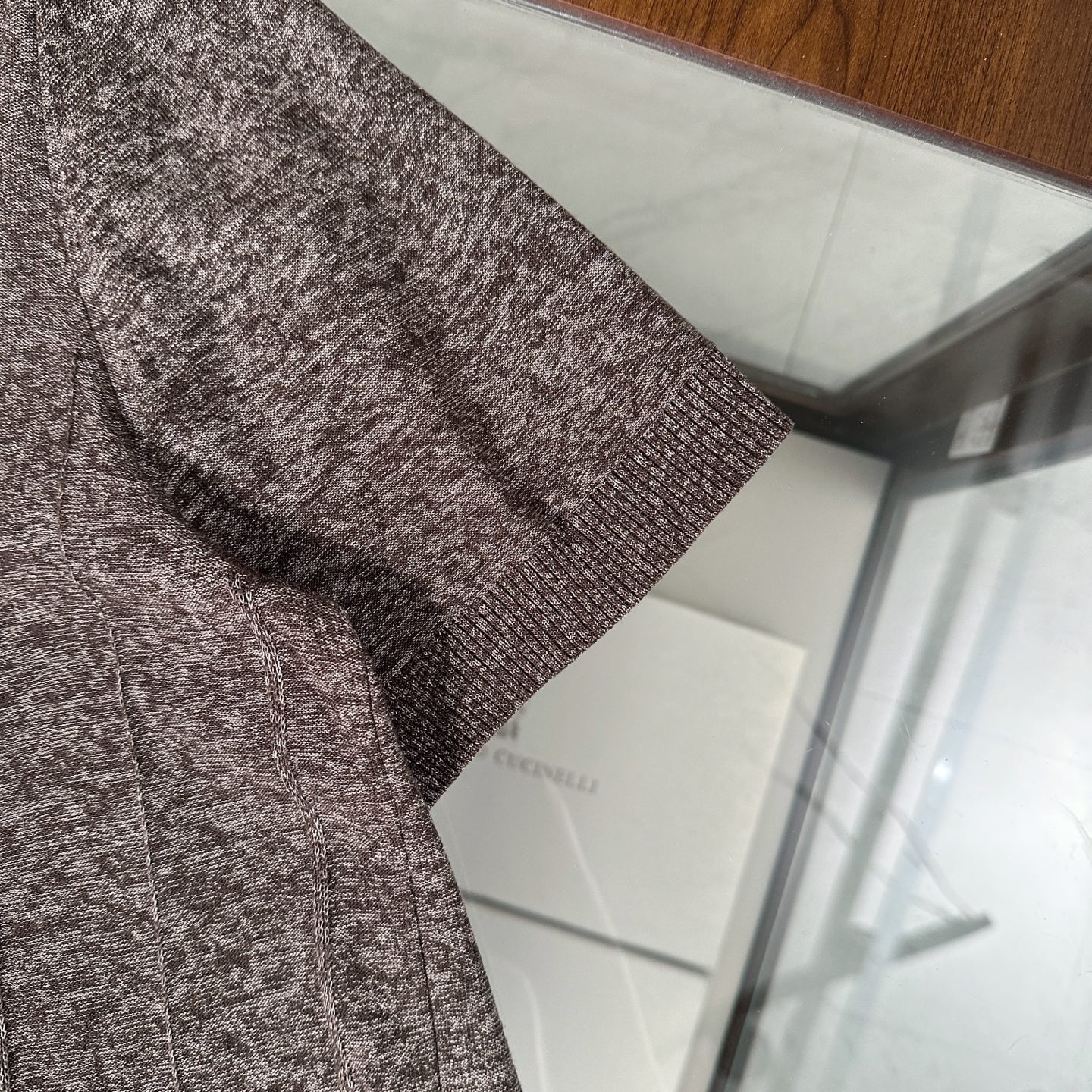 🆕🆕🆕【Loro piana】 官网同步发售经典条纹棉麻混纺三排扣Polo衫、以自然纤维重构优雅休闲的穿