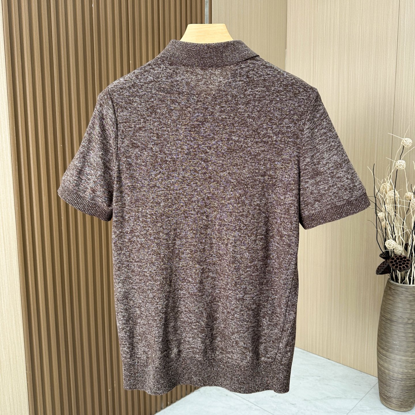 🆕🆕🆕【Loro piana】 官网同步发售经典条纹棉麻混纺三排扣Polo衫、以自然纤维重构优雅休闲的穿