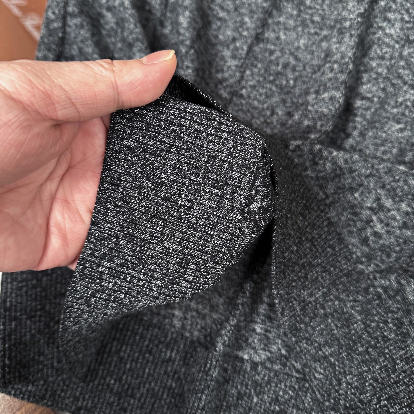 🆕🆕🆕【Loro piana】 官网同步发售经典条纹棉麻混纺三排扣Polo衫、以自然纤维重构优雅休闲的穿