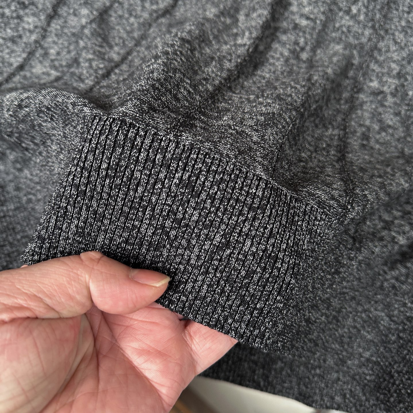 🆕🆕🆕【Loro piana】 官网同步发售经典条纹棉麻混纺三排扣Polo衫、以自然纤维重构优雅休闲的穿